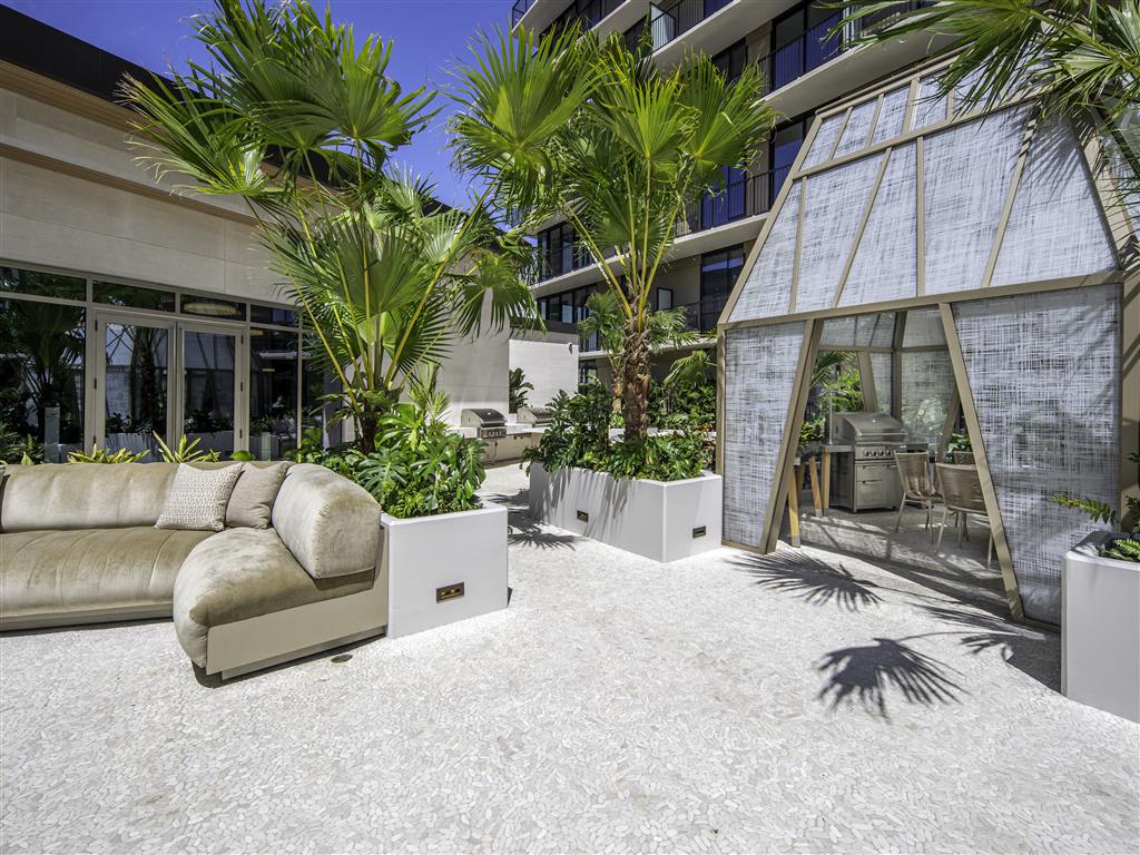 Lilia Waikiki Image 4