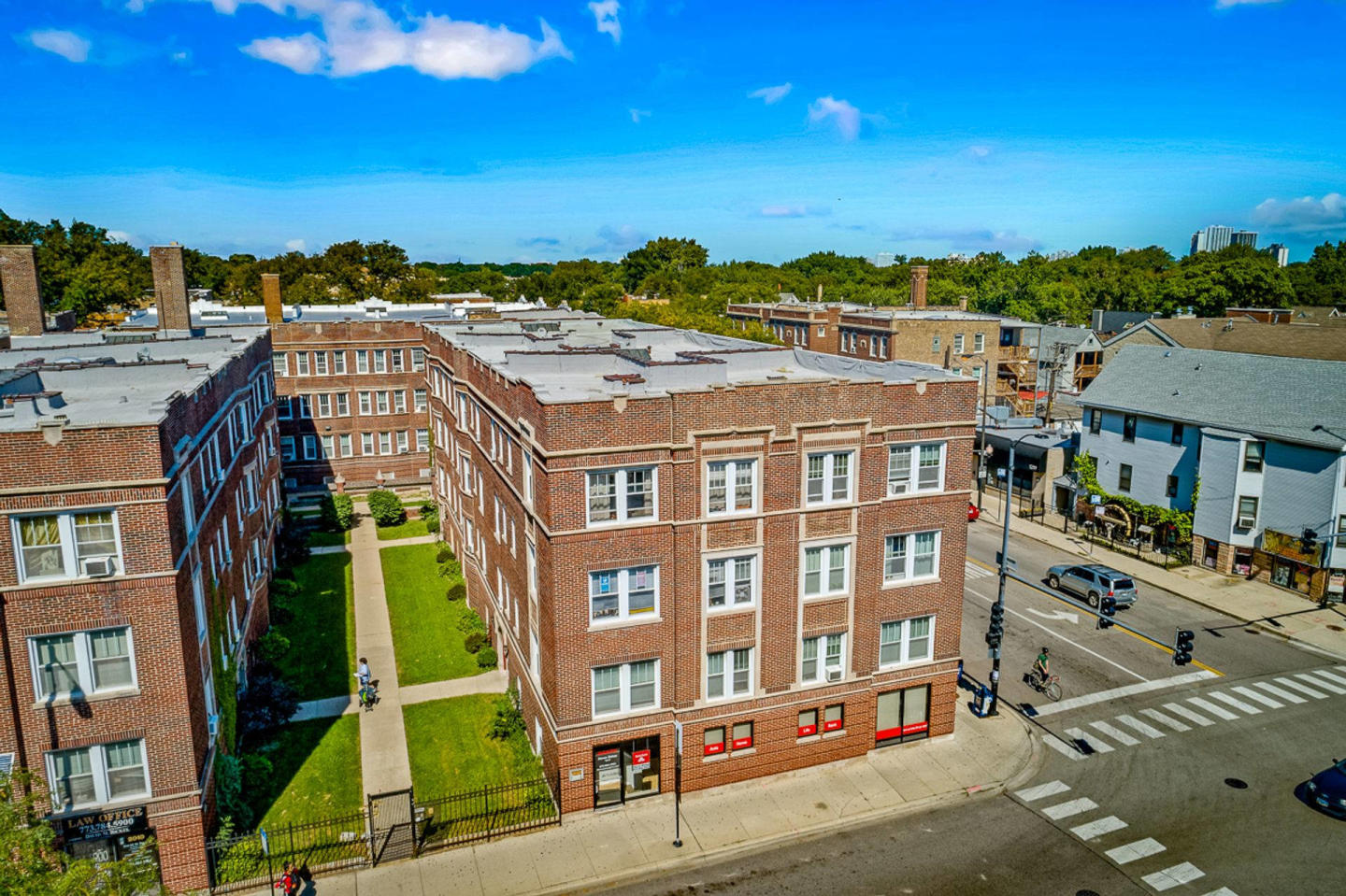 5208-14 N. Damen / 2000-10 W. Foster Image 2