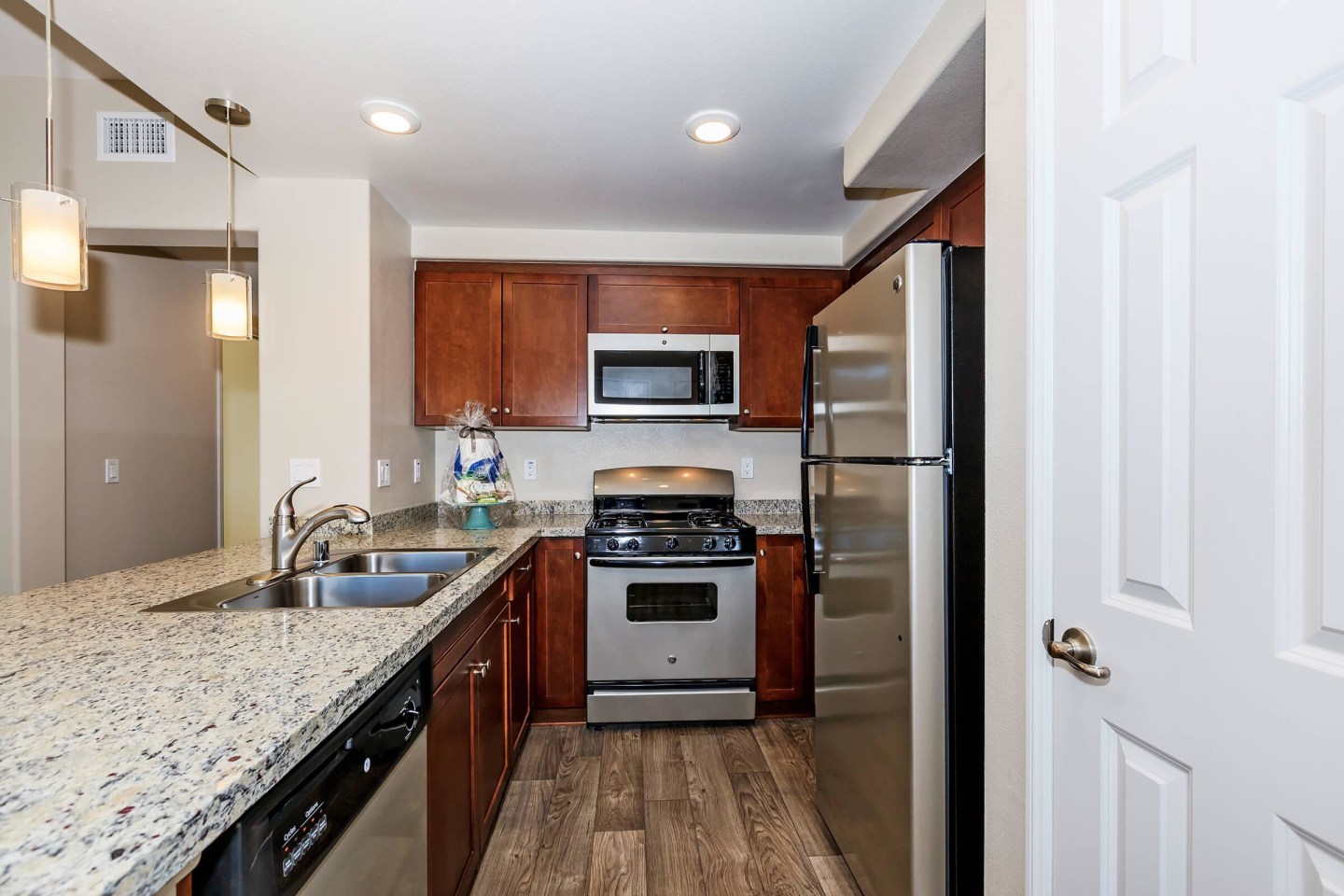 Sendero Gateway Apartment Homes Image 26