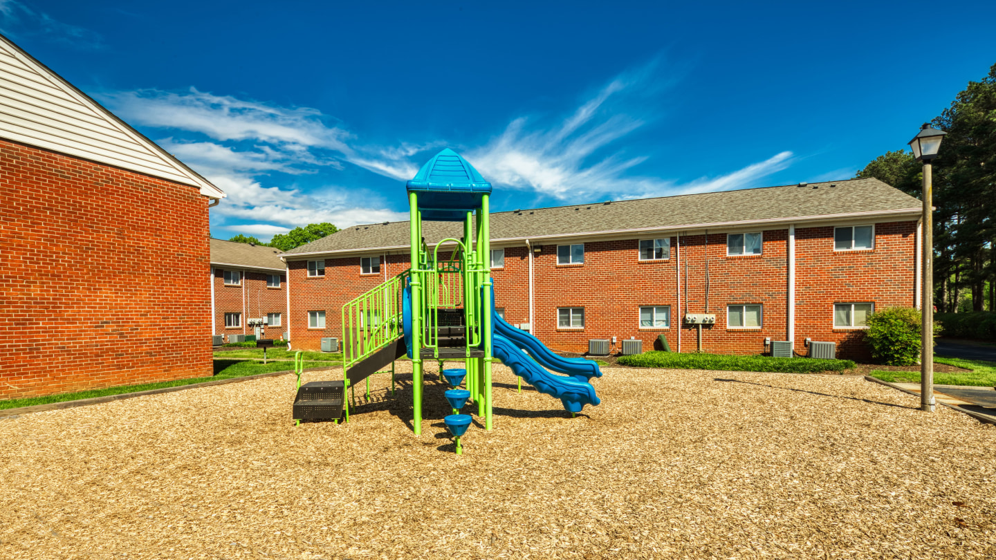 Colonial Pines Image 9
