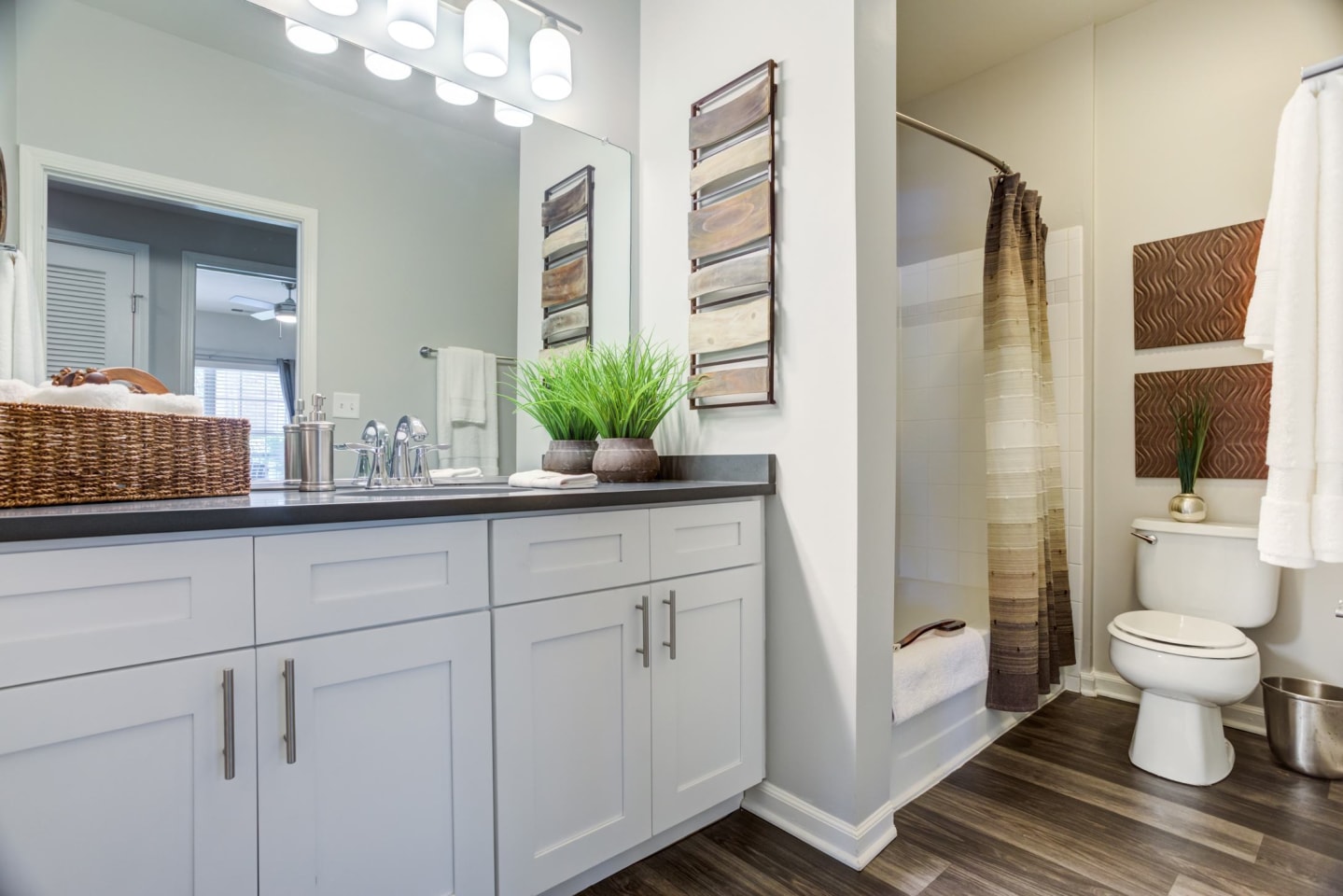 Dwell At Naperville Image 11