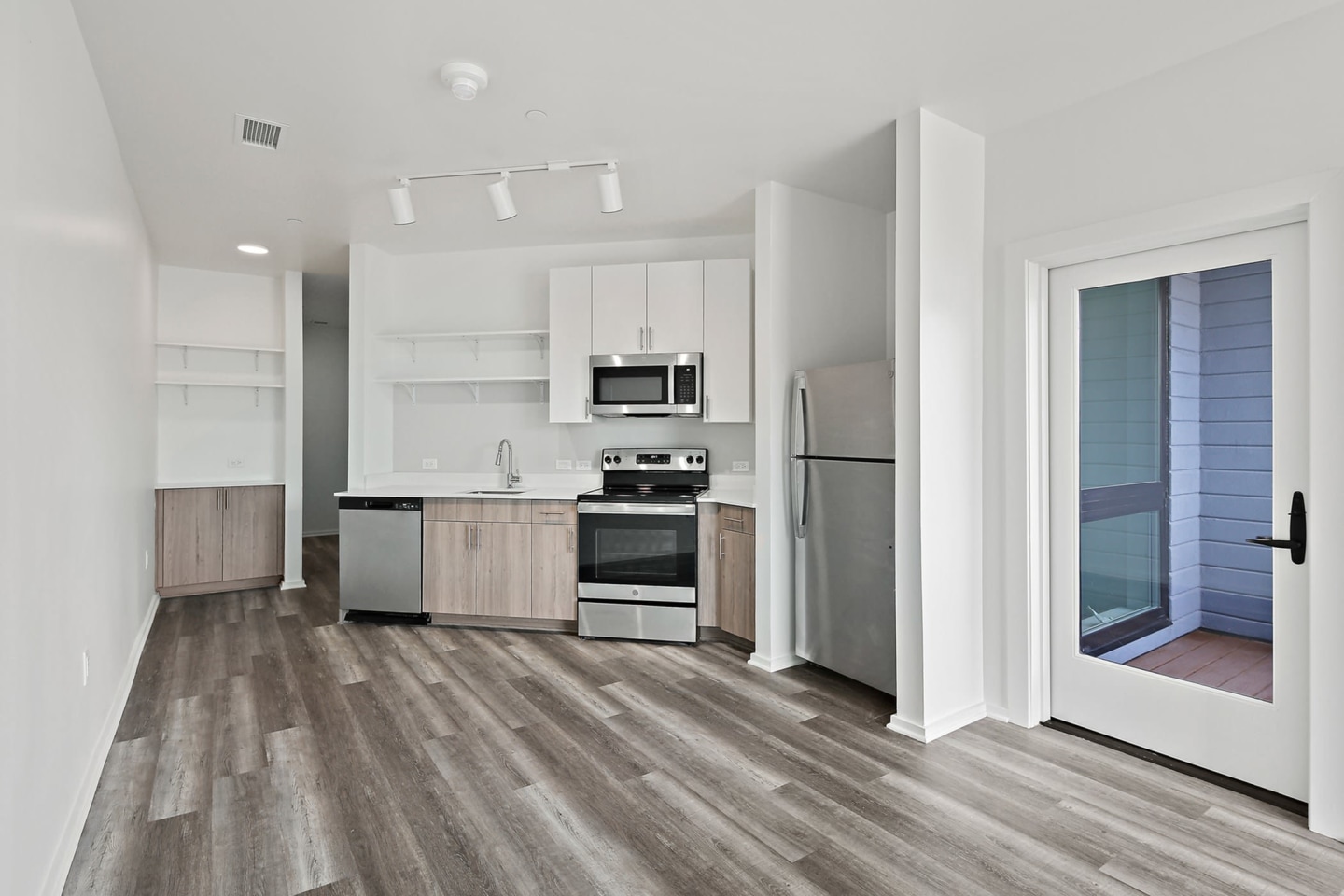River House Apartments Image 17