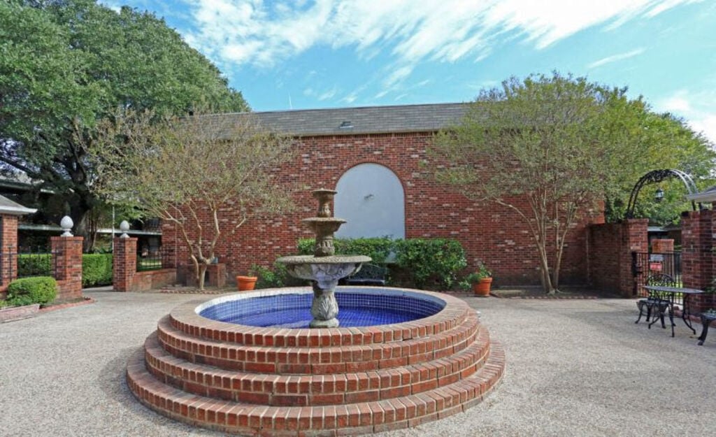 Towne Oaks II Image 4