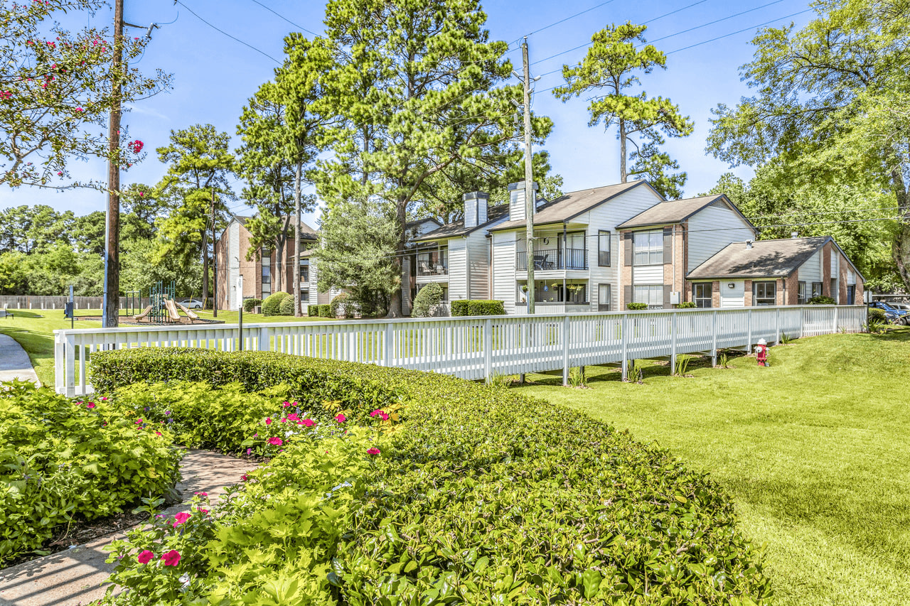 Brandon Oaks Apartments Image 11