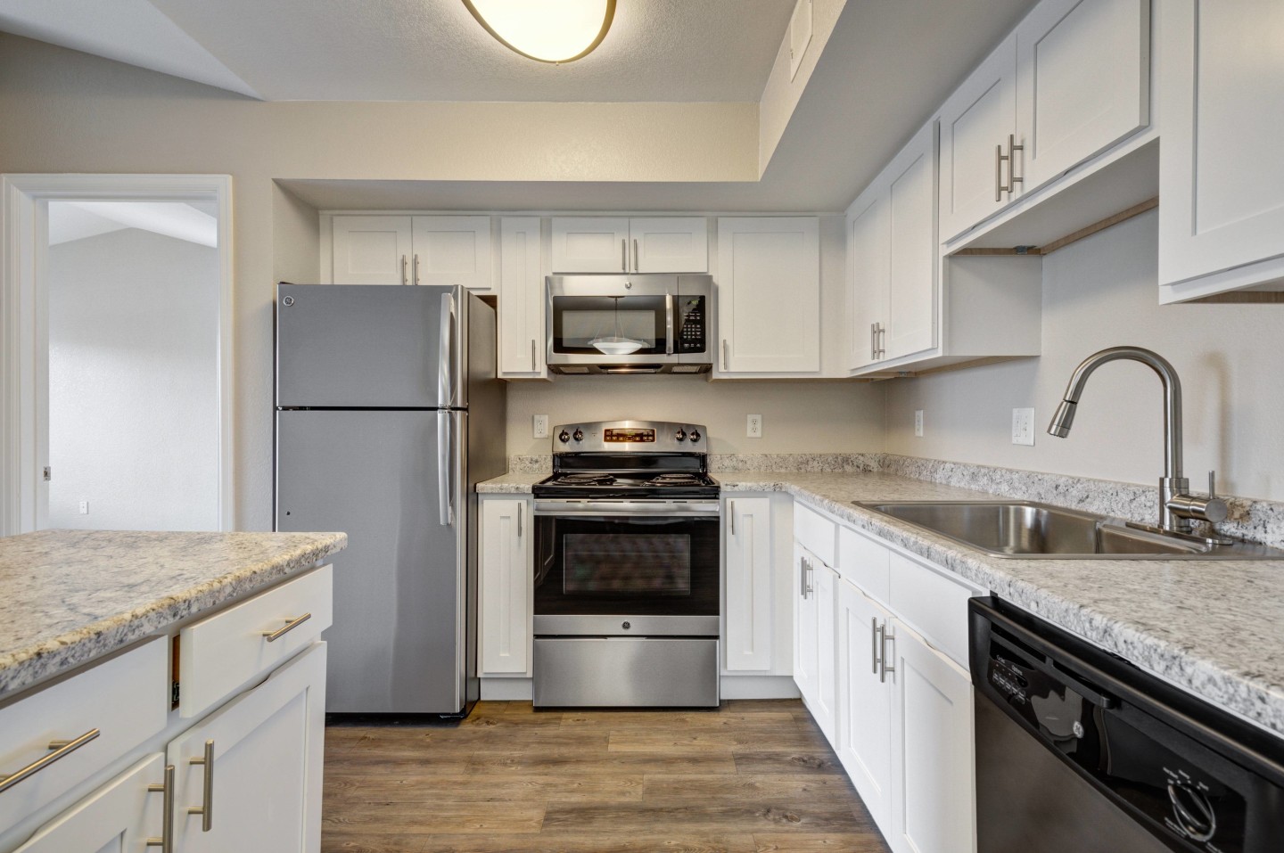 PeakView by Horseshoe Lake Apartments Image 6