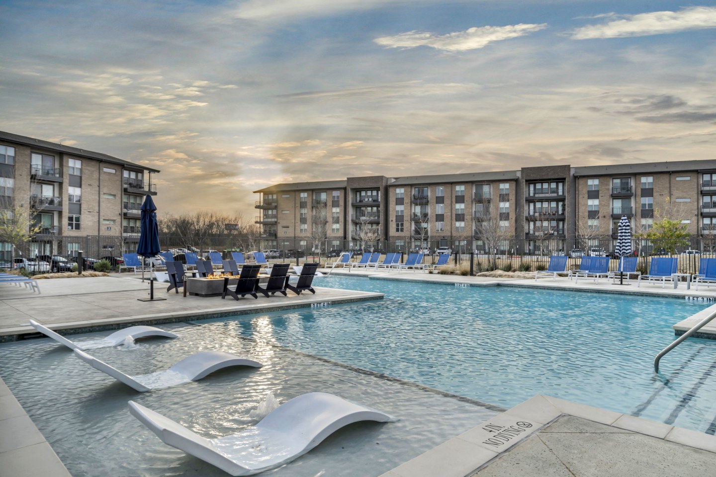 Axis Grand Crossing Image 20