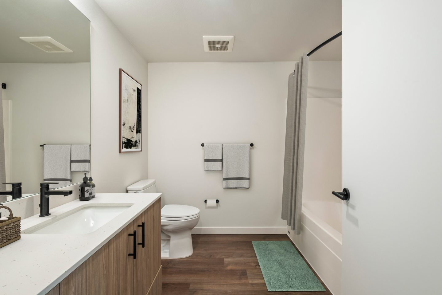 Amelia Seatac Image 13