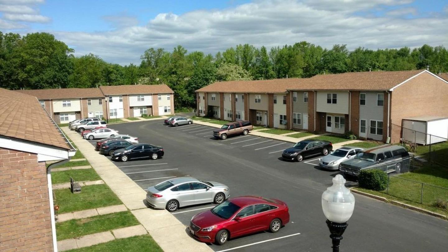 Holly Circle Townhouses Image 1