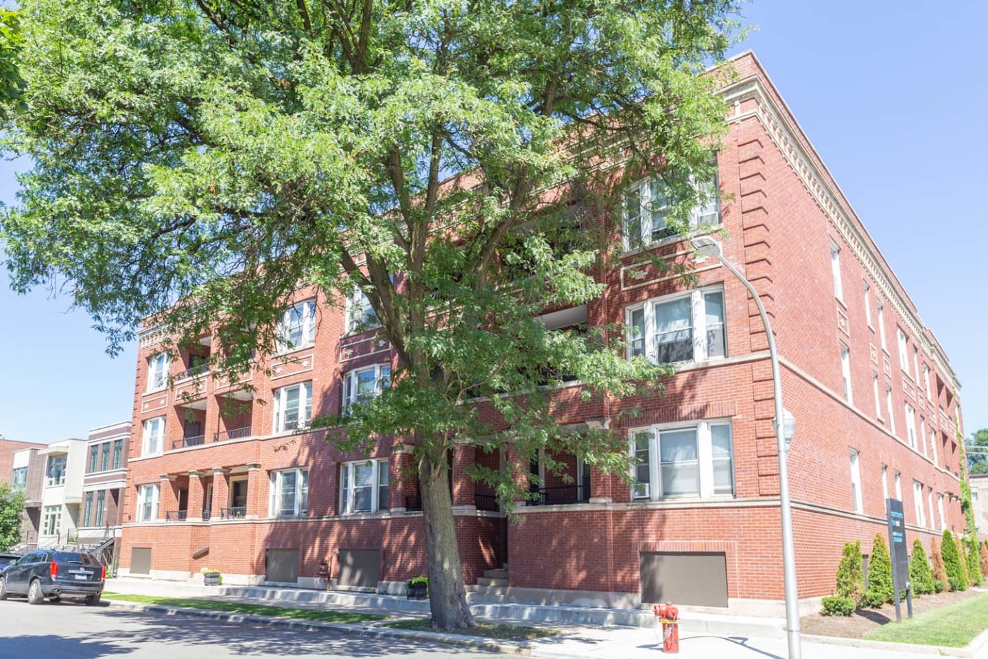 4859 S. Champlain Avenue Image 8