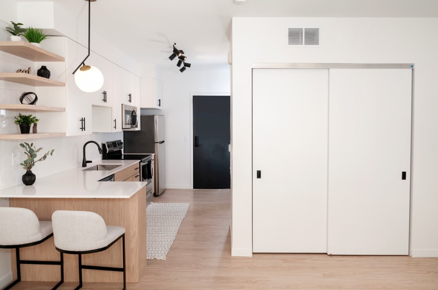 City Line Apartments Image 42