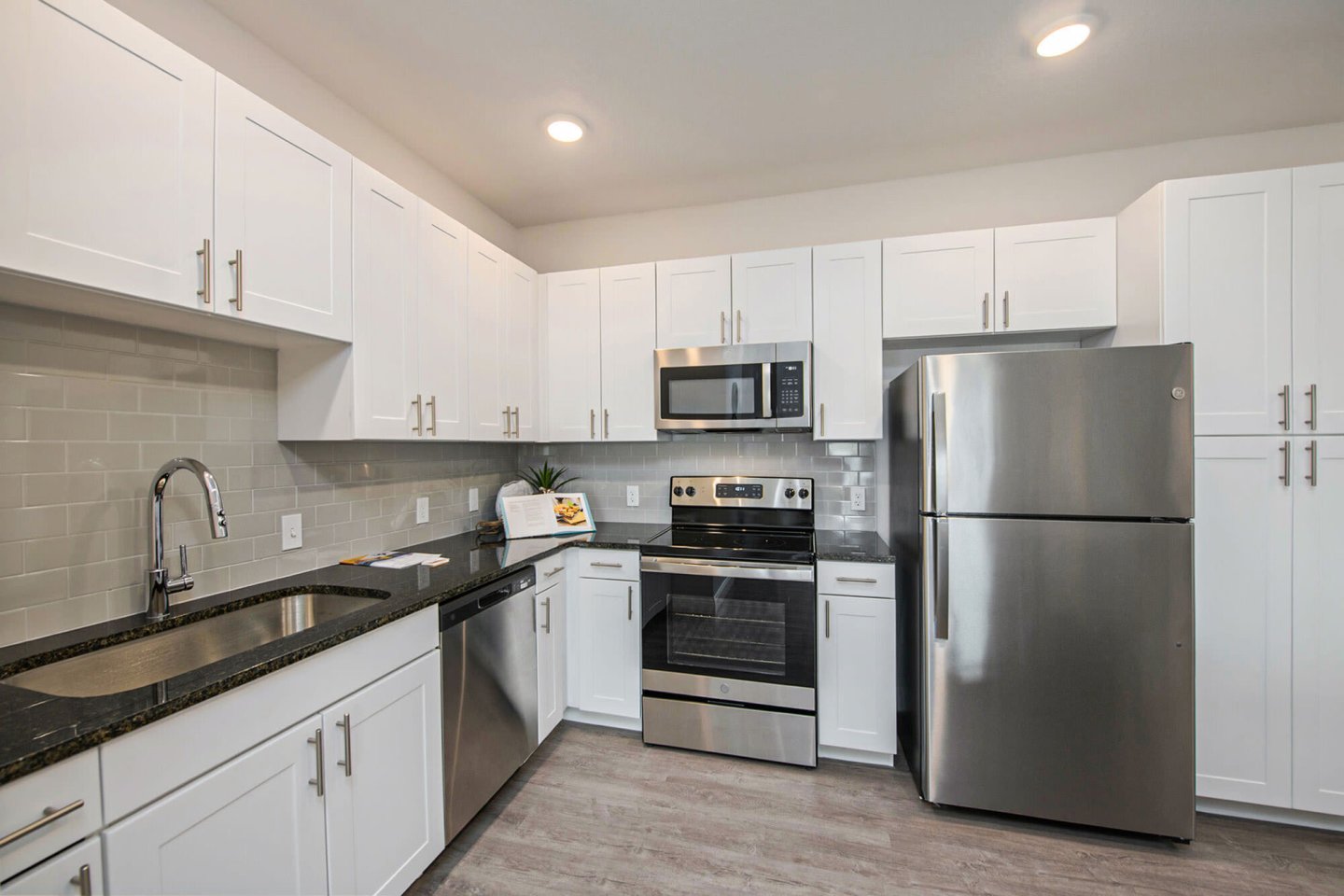 Grand Oak Apartments Image 34