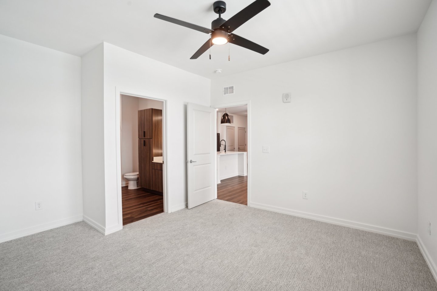 The Pullman Luxury Apartment Homes Image 4