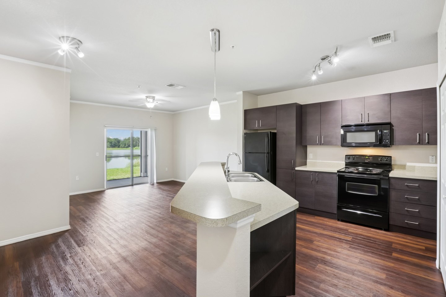 Century Lakehouse Image 36