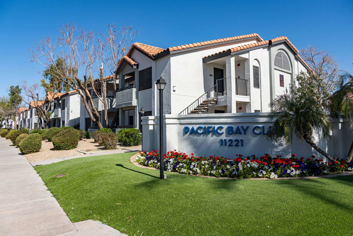 Pacific Bay Club Image 1