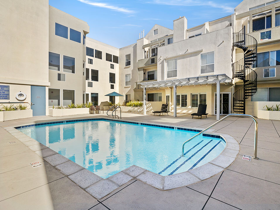 Clarington Court Image 17