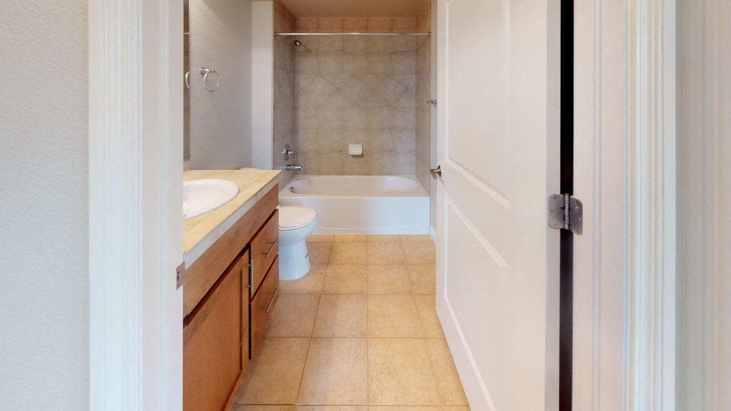 1284 Downing Image 23