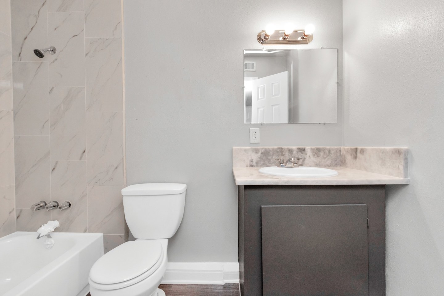 Post Oak Apartment Image 8