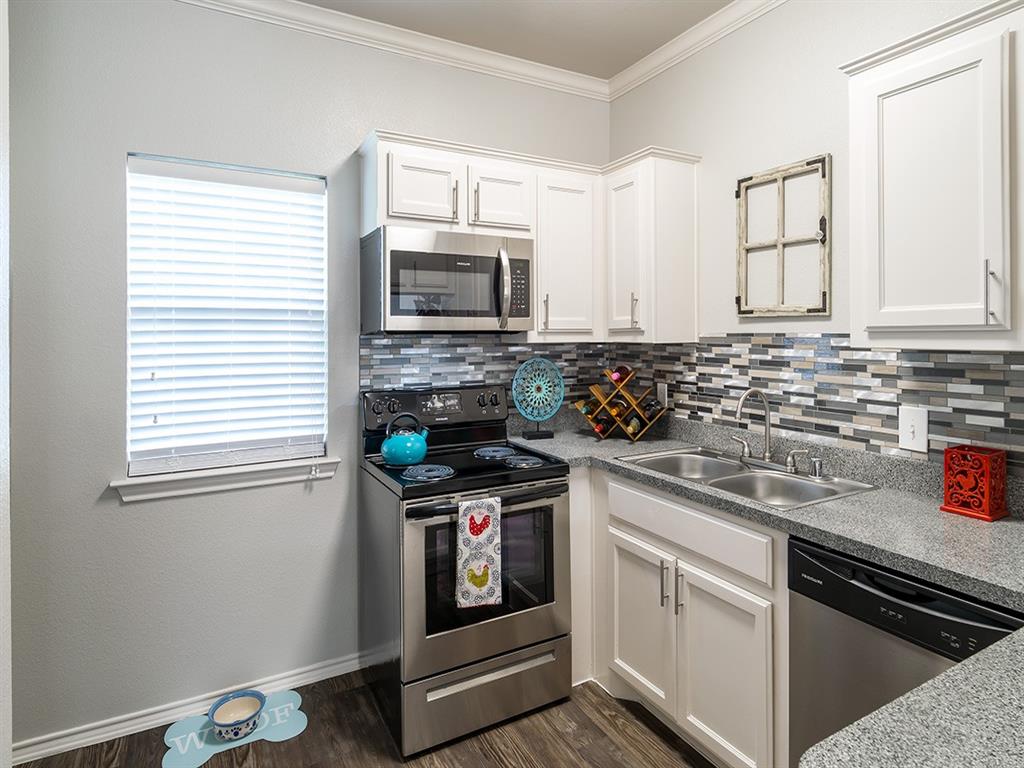 Residences at Holly Oaks Image 1