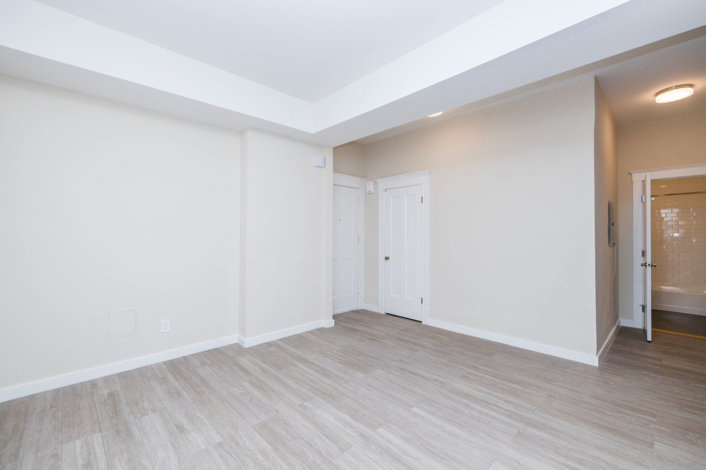 990 Geary Image 23