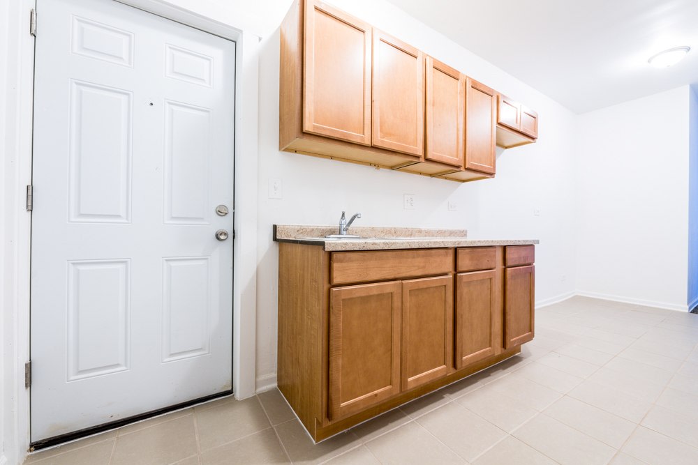 10901 S Vernon Image 2