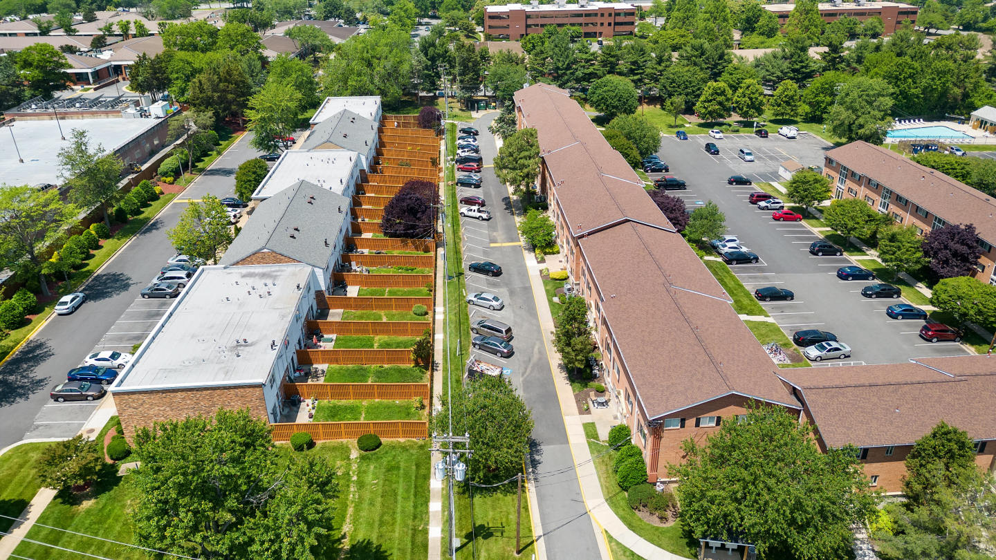 Gainsborough Court, Churchill Mews, and Copperfield Square Apartments & Townhomes Image 59