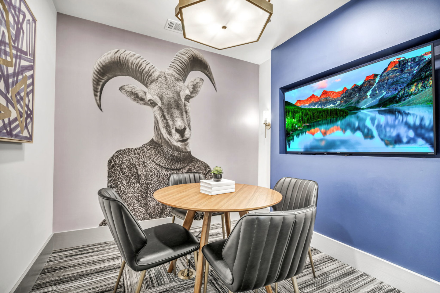 Axis Grand Crossing Image 10