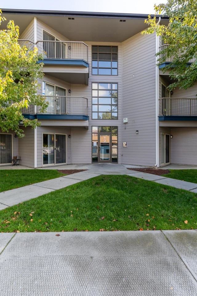 Shoreline Village Apartment Homes Image 14