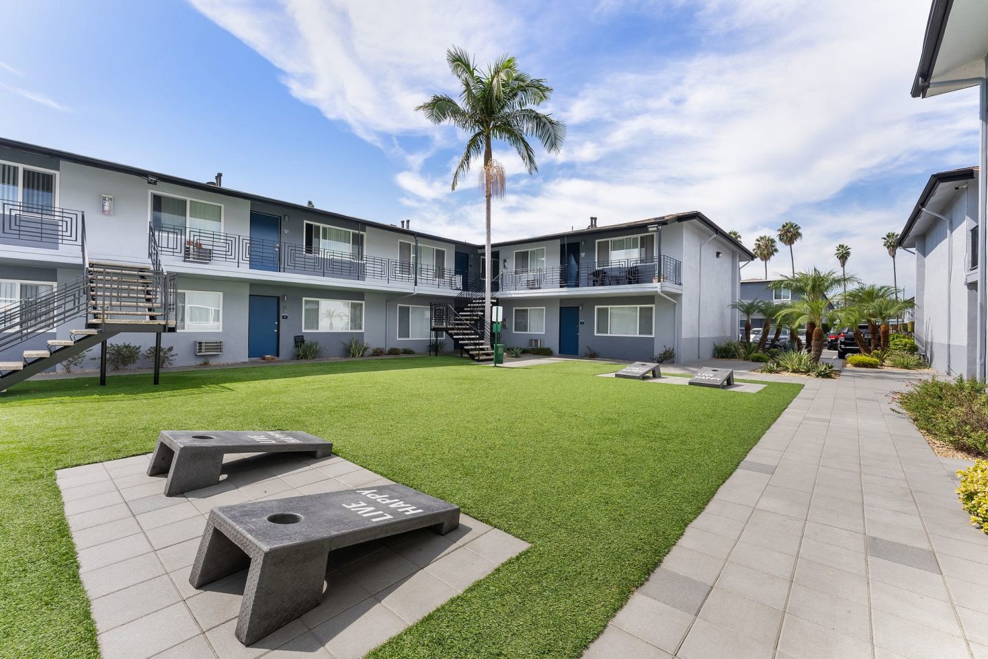 The Circle Apartments at Long Beach Image 23