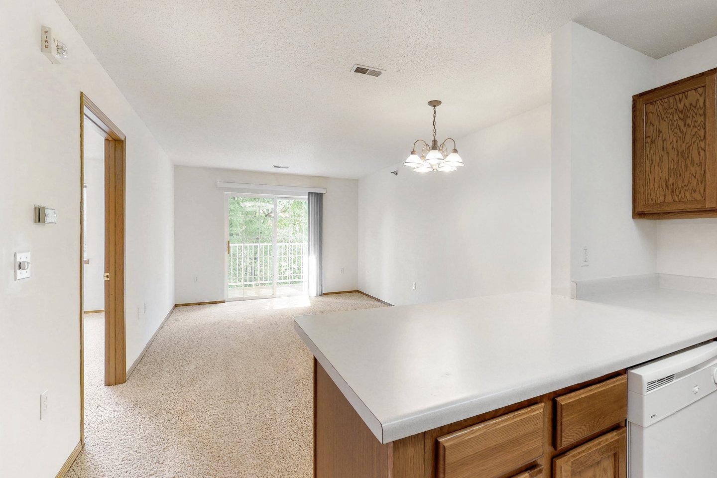 Platinum Valley Apartments Image 4