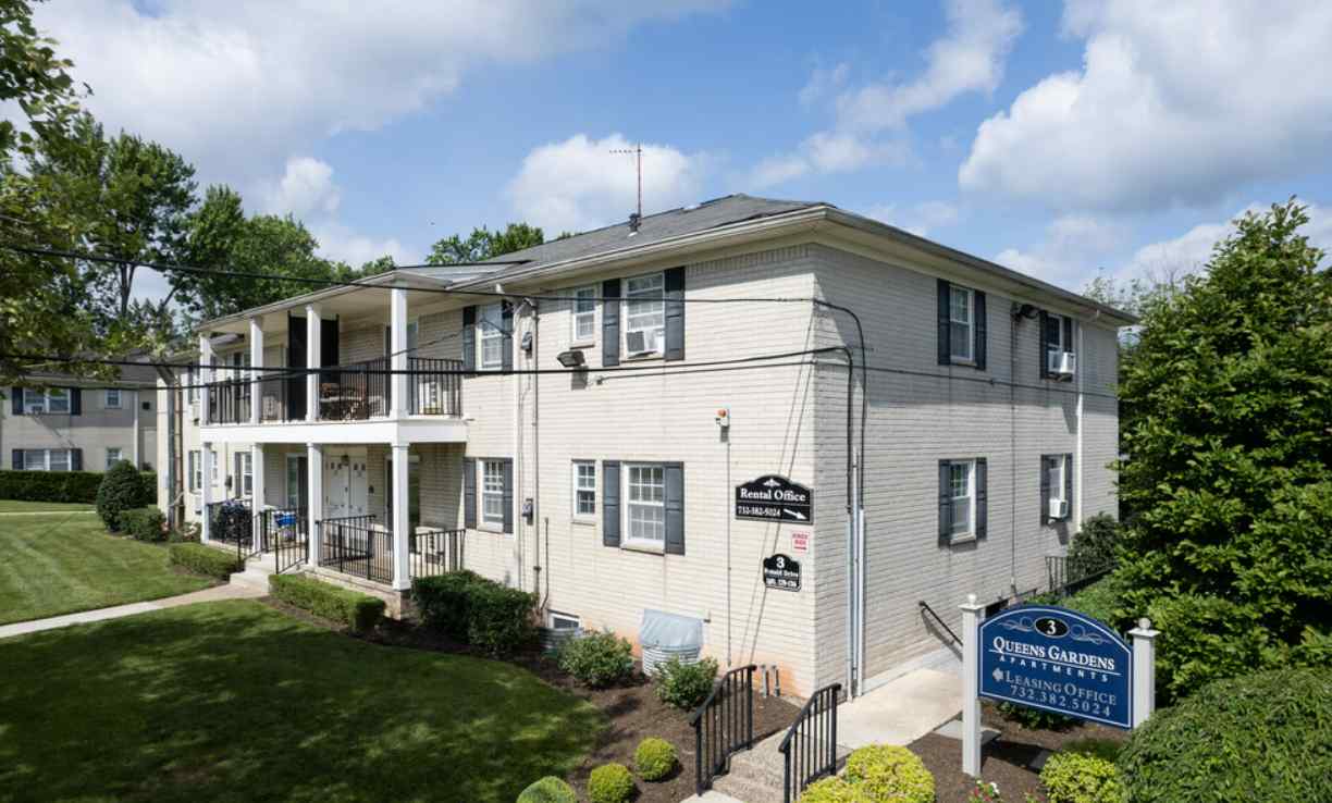 Queens Gardens Apartments Image 2