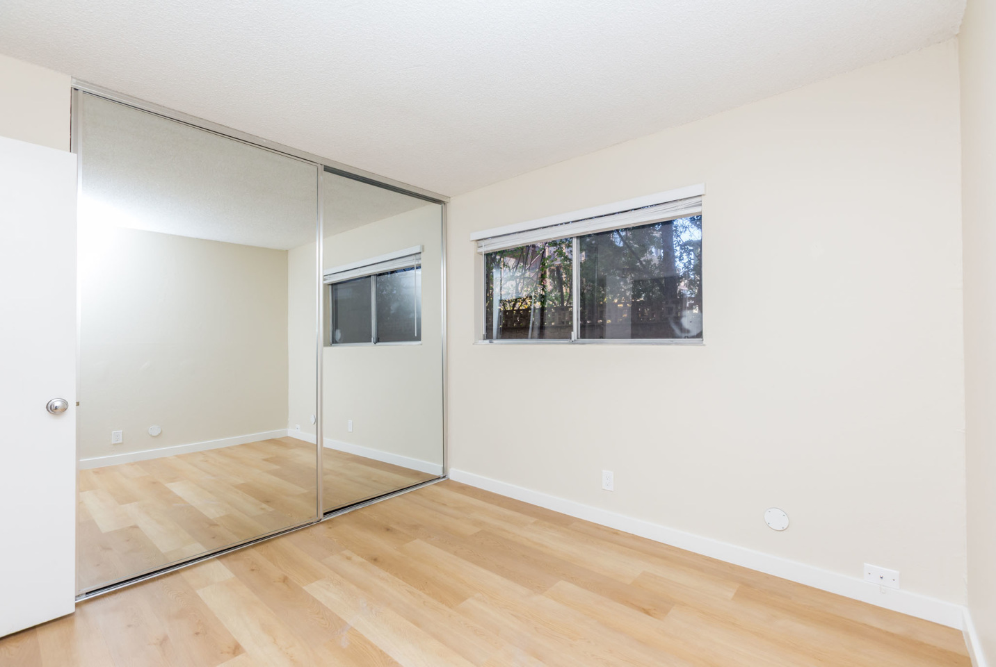 345 MacArthur Apartments Image 32
