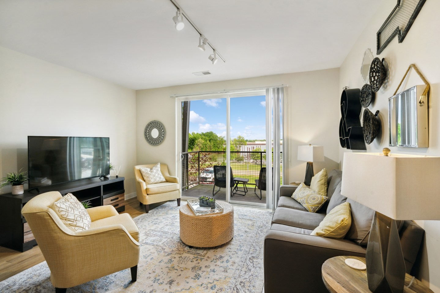 Waterside at RiverPark Place Image 9