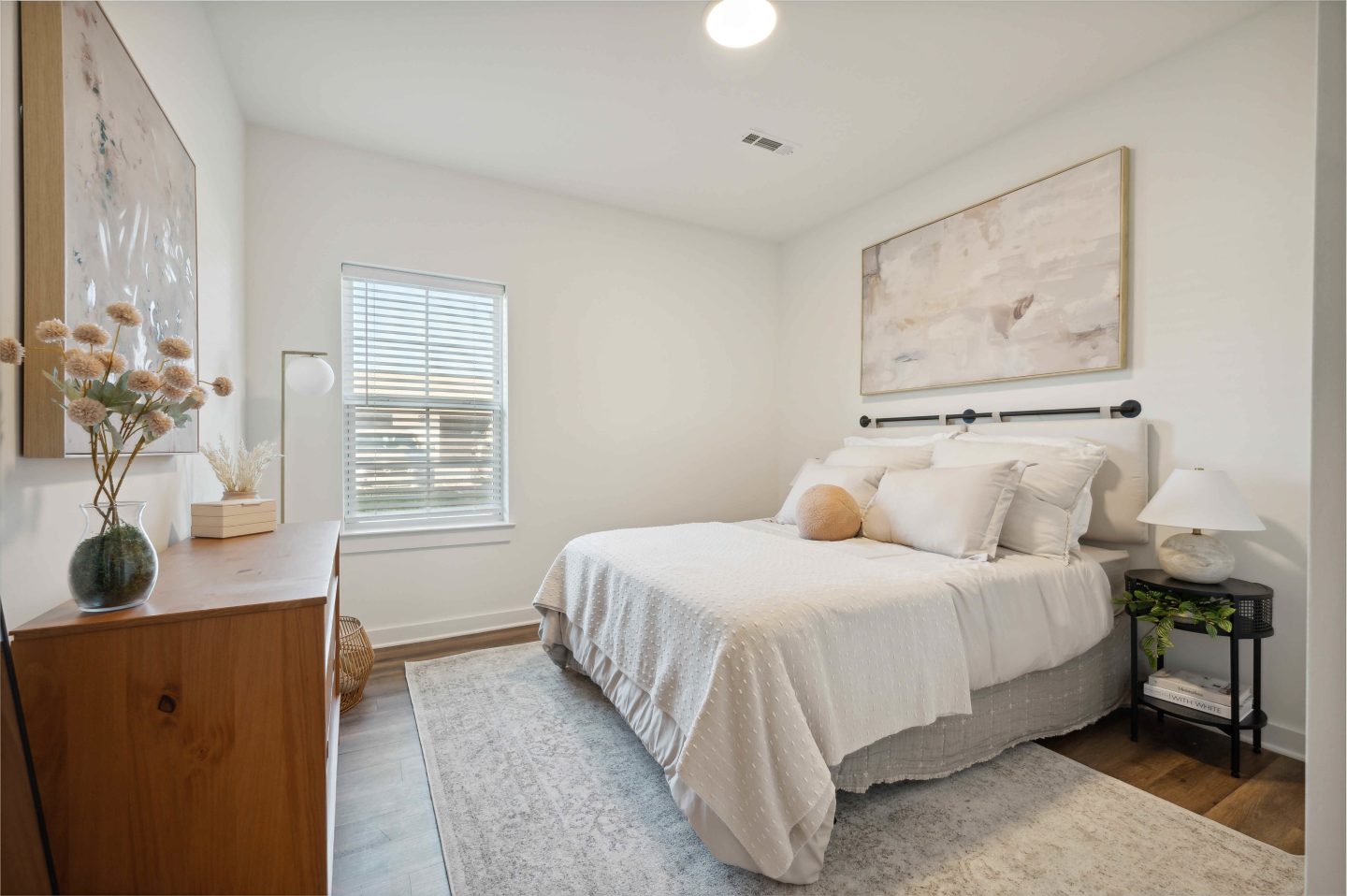Farmhouse Luxury Apartments Image 38
