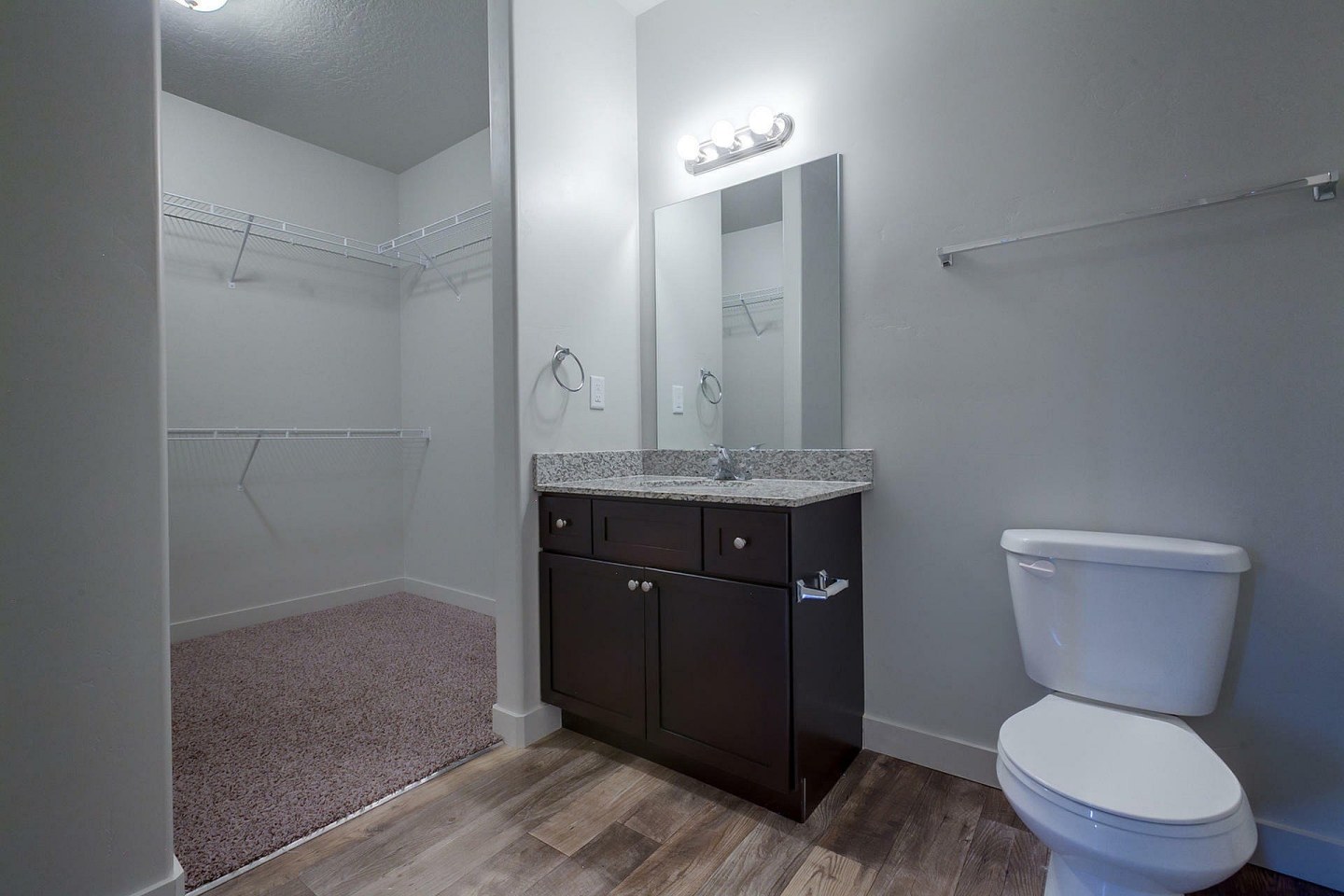 Kensington Apartments Image 37