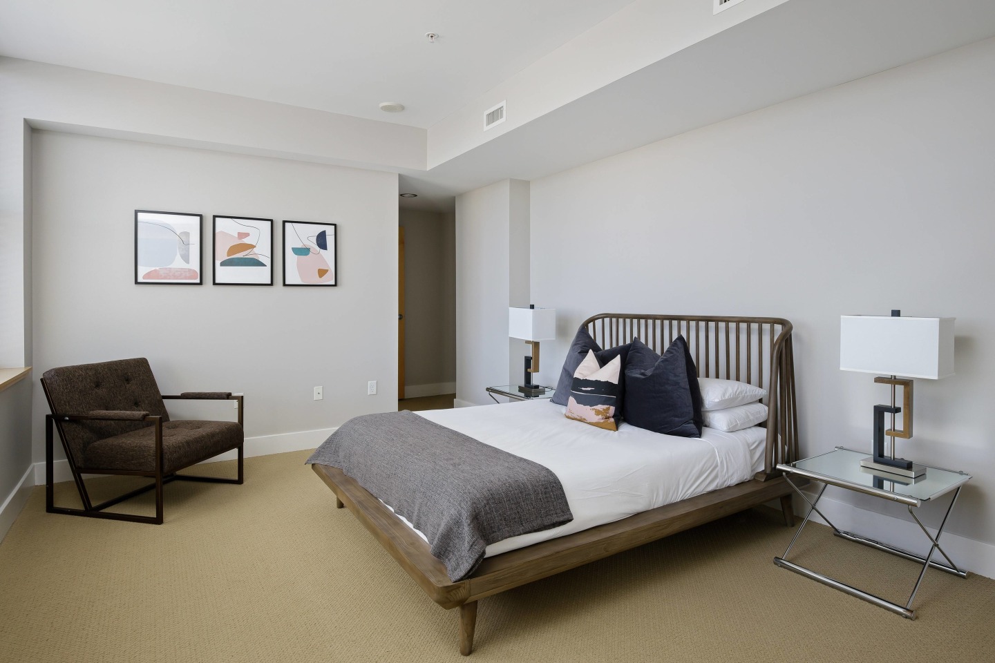 909 Walnut Image 12