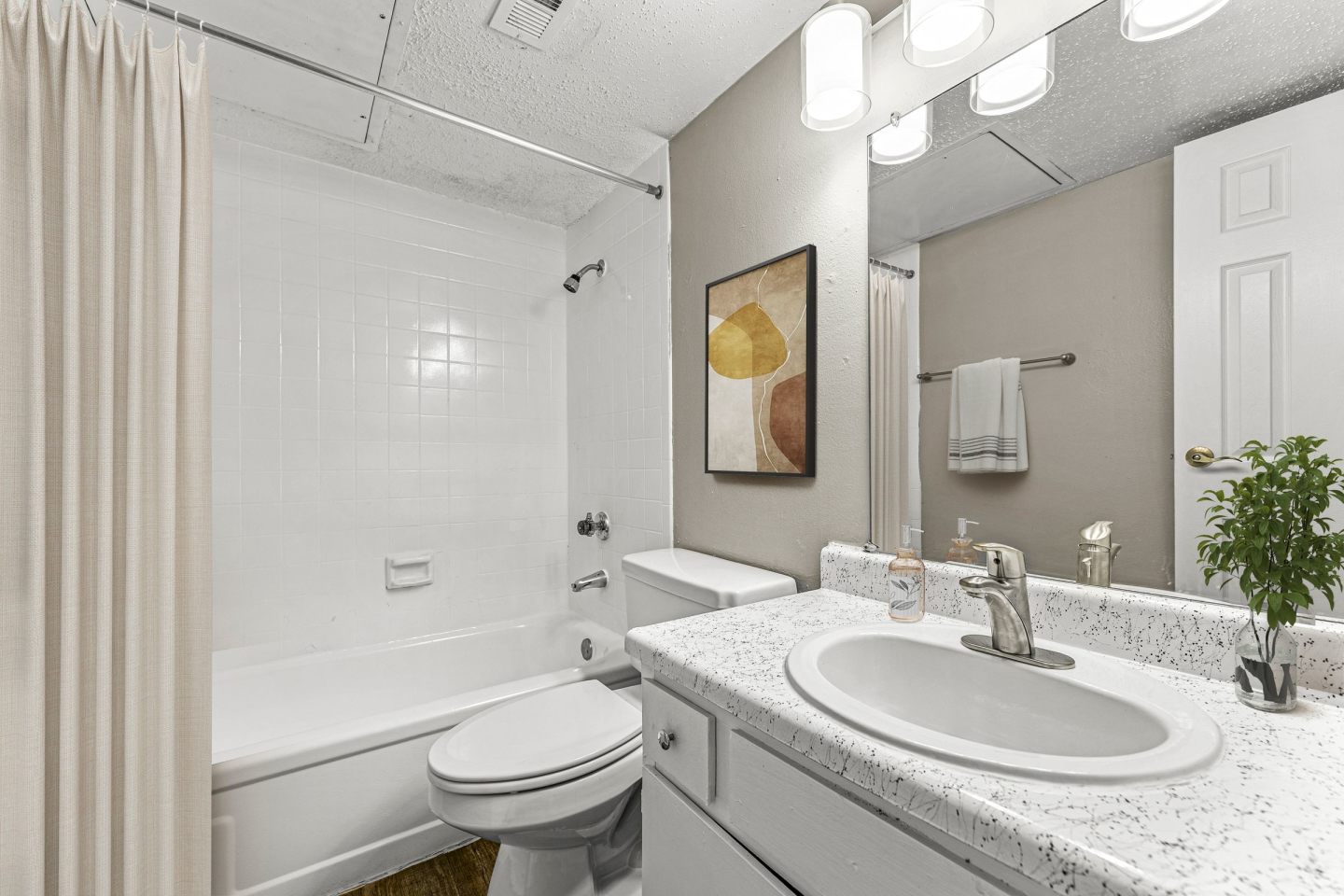 5636 Apartment Homes Image 41