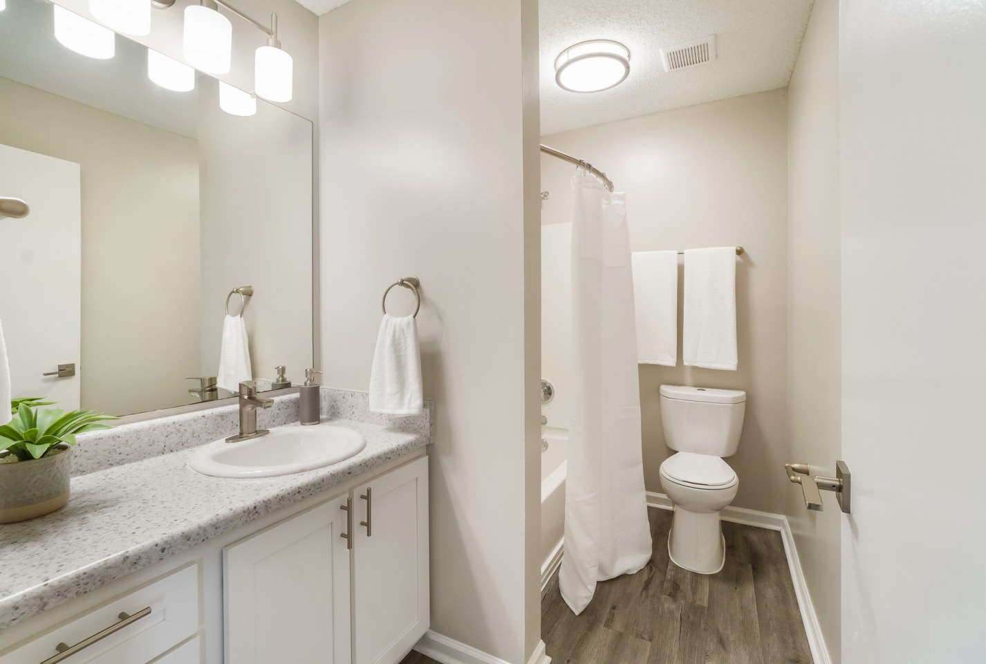 The Luxe of Southaven Image 16