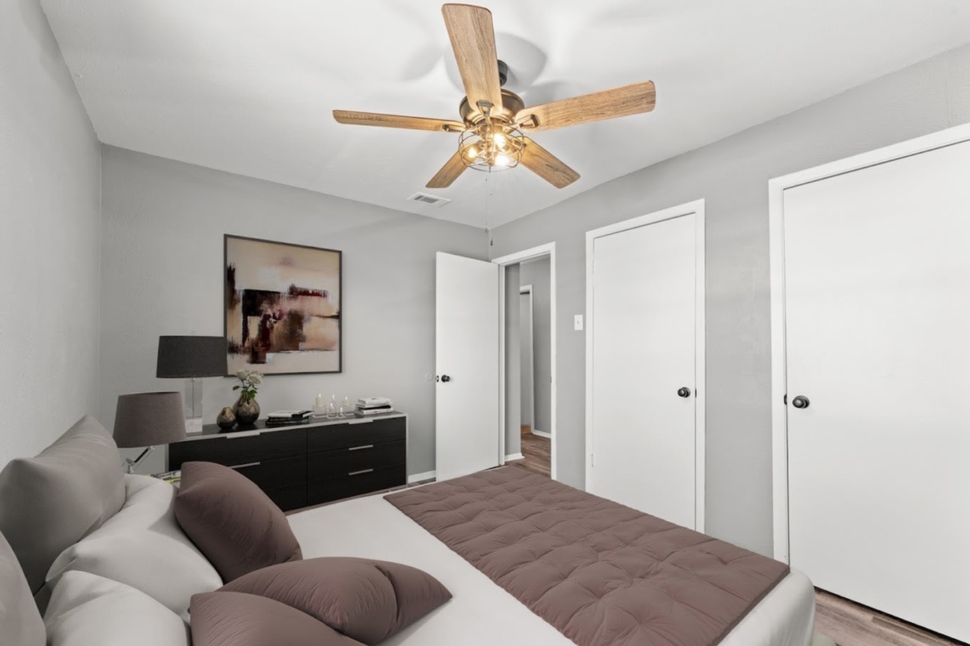 The Weston Apartments - Student Housing Image 8