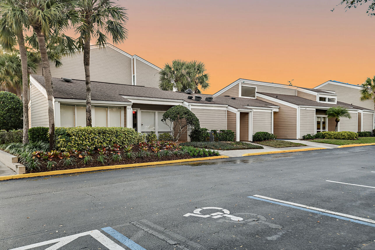 Woodlake Villas Image 15
