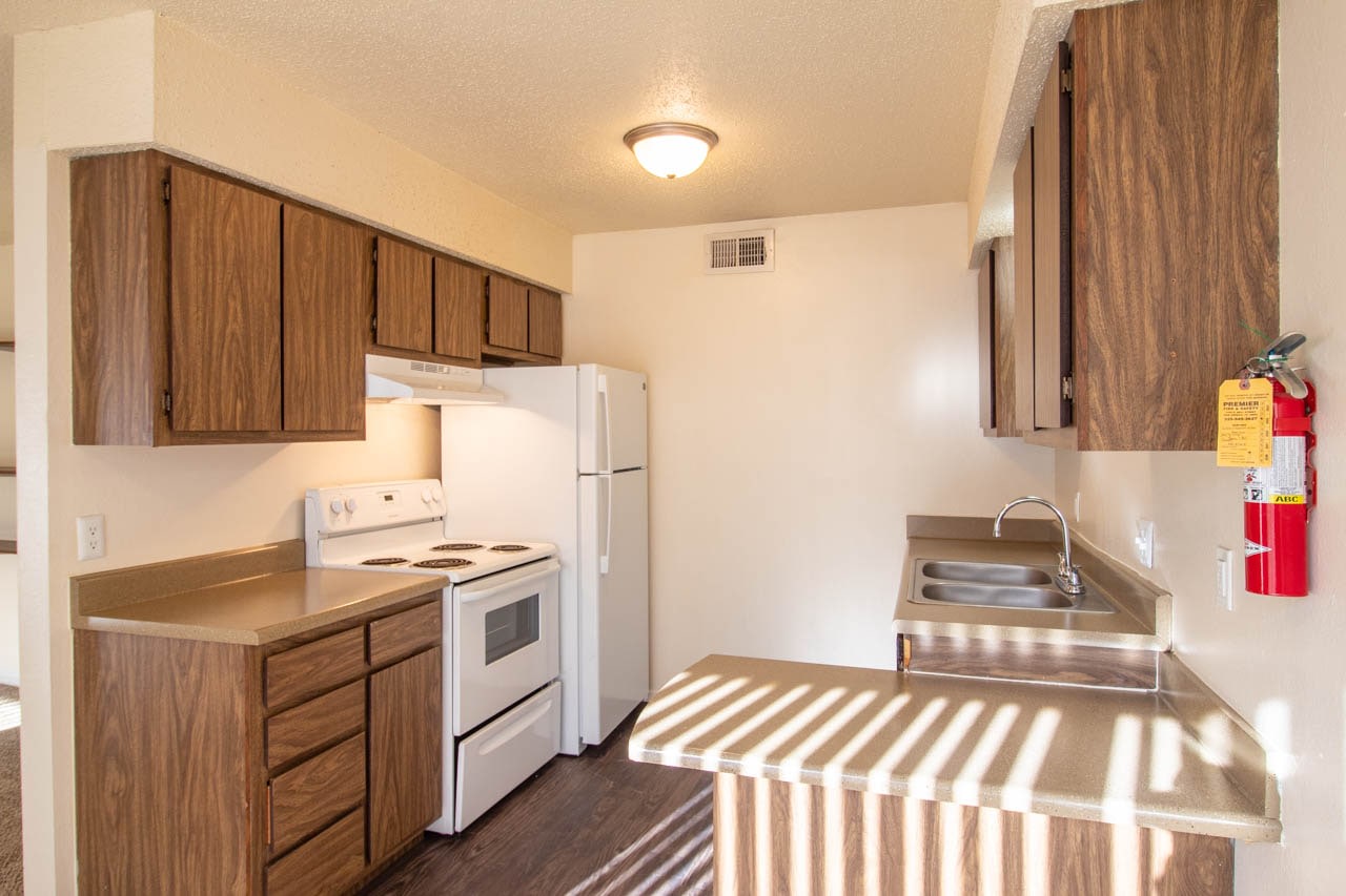 Plaza Square Apartments Image 13