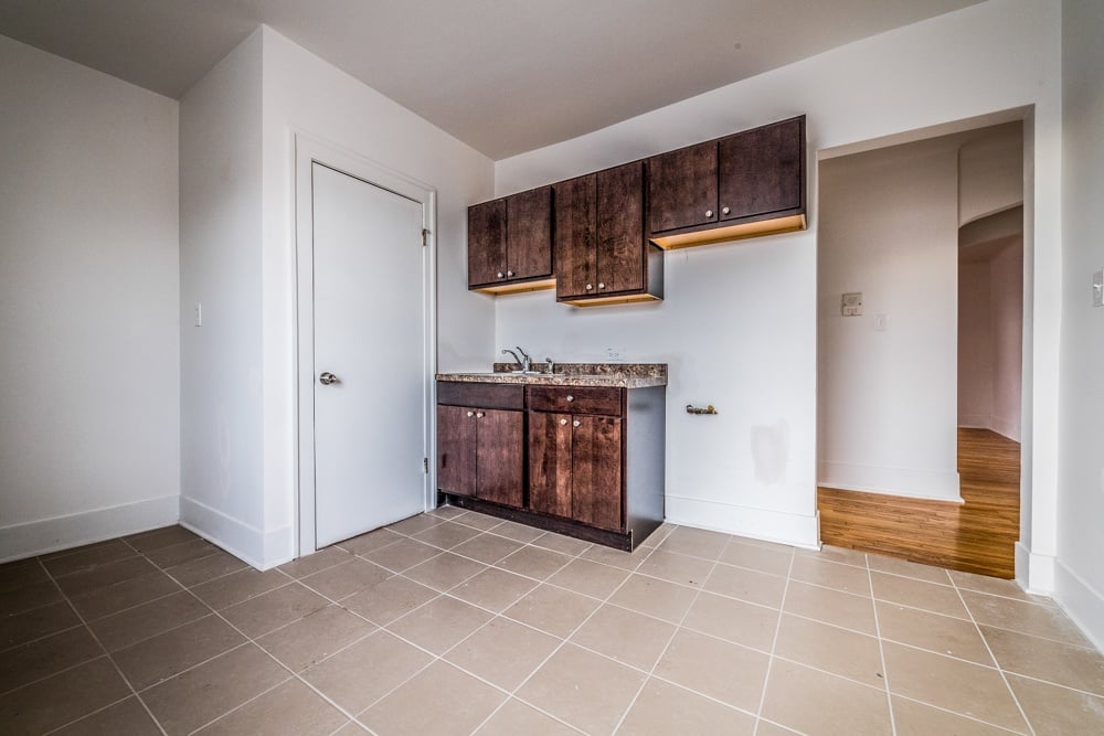 5328 W Harrison Image 2