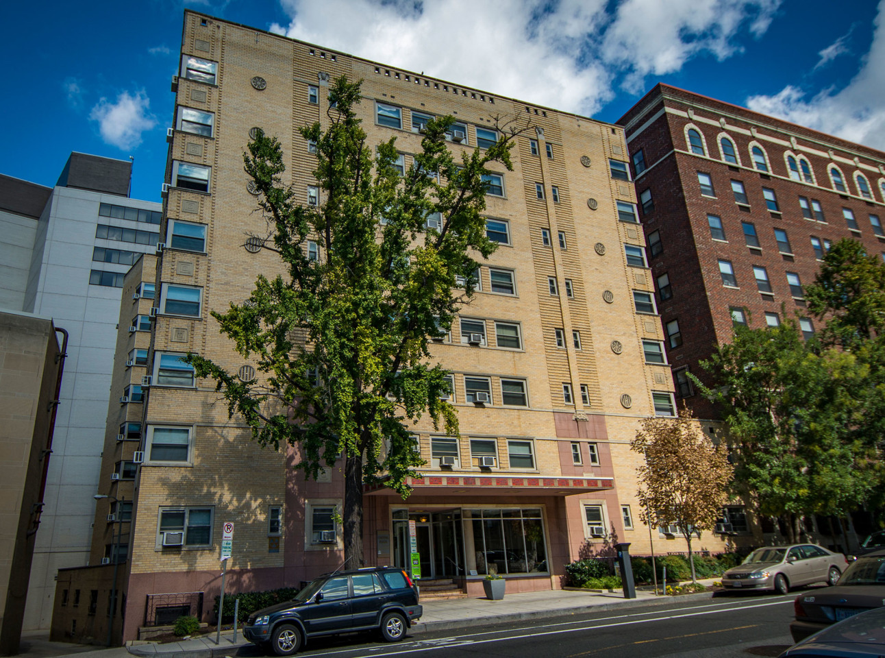 Capital Plaza Image 13