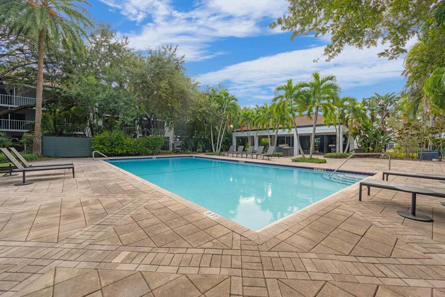 The Luxe at Boca Image 12