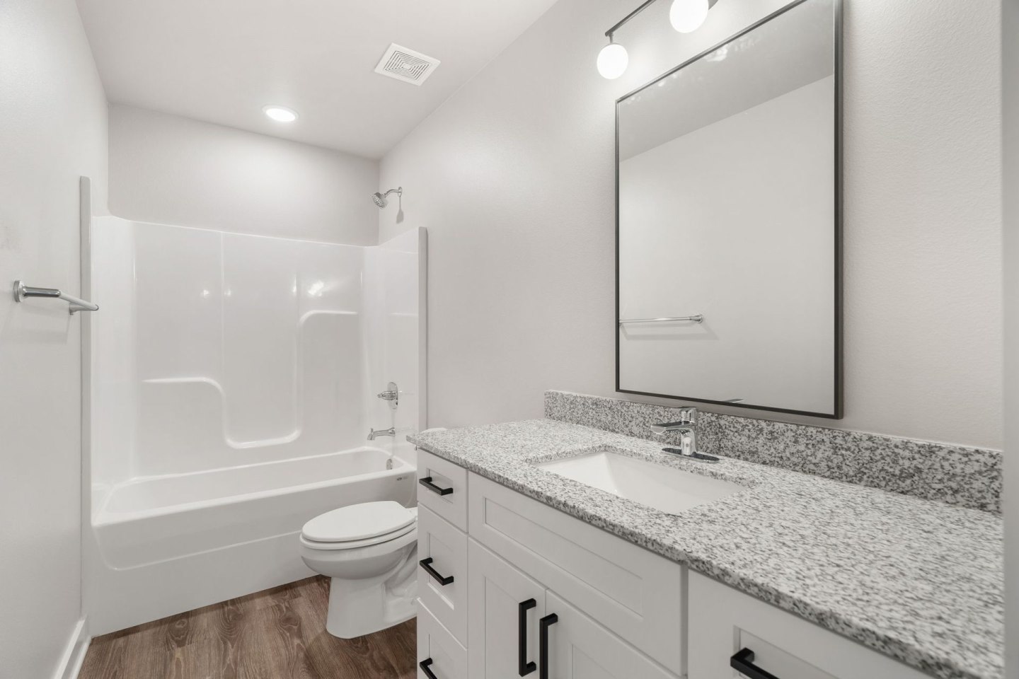 BIRDMASTER DRIVE RESIDENCES Image 16