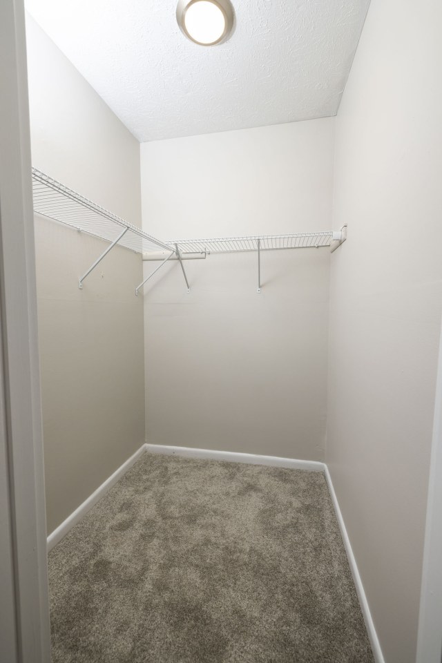 Cross Creek Apartments Image 32
