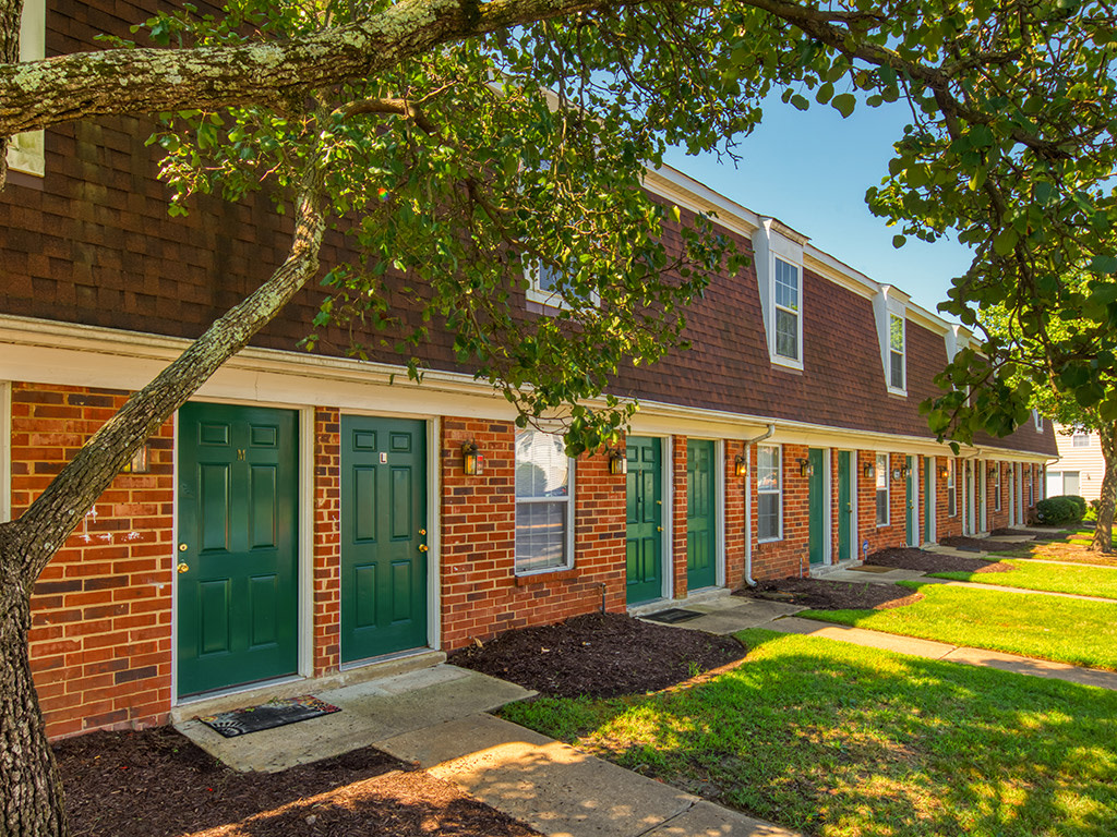 Woodbriar Apartments Image 2