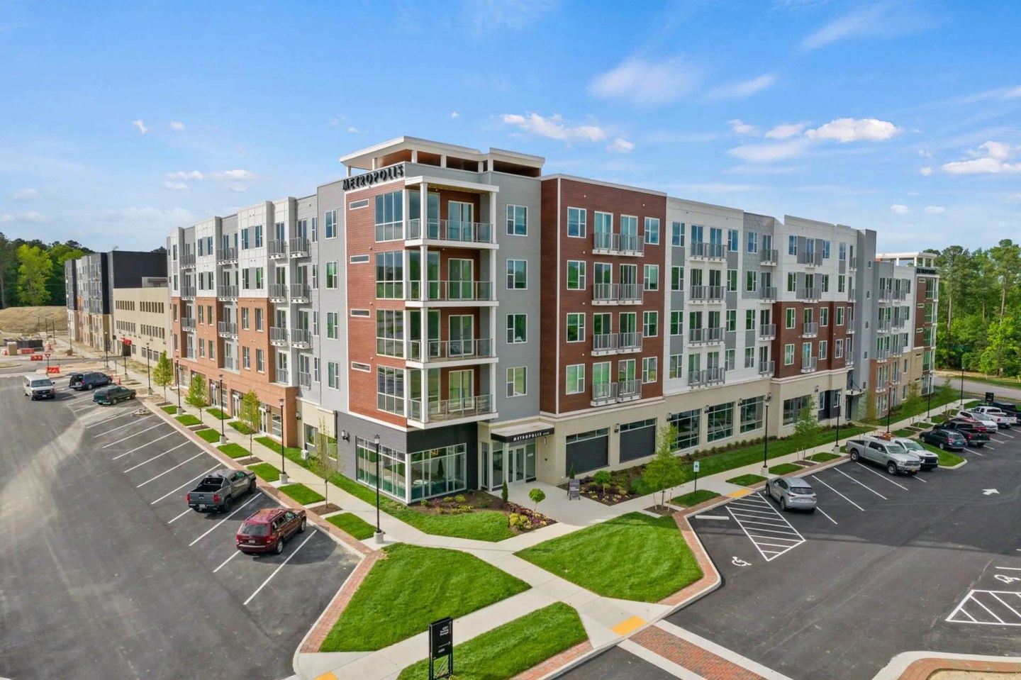 Metropolis Apartments Image 9