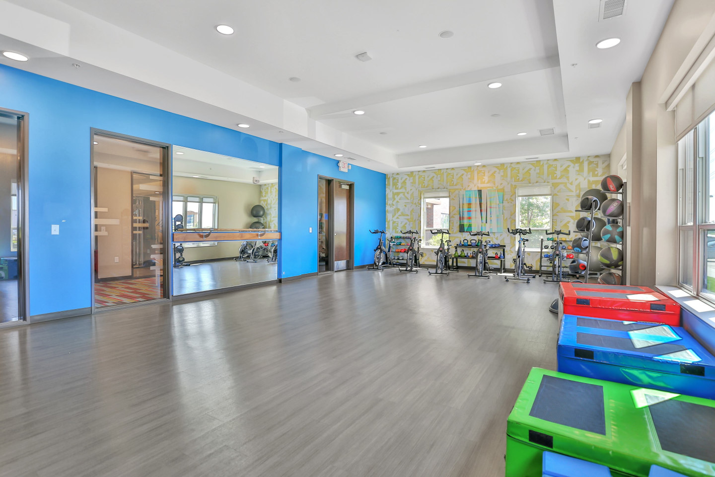 610 West Image 21