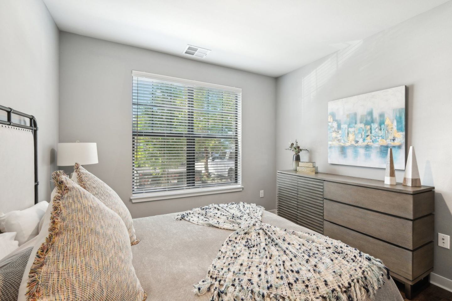 Axis One Image 38