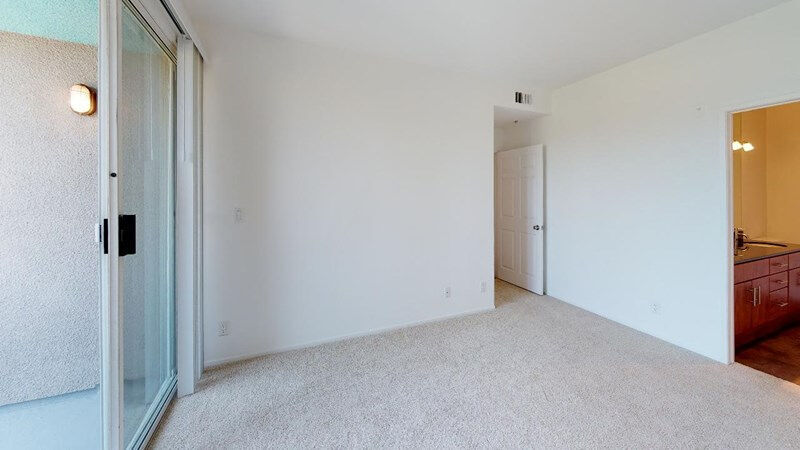 5015 Clinton Apartments Image 3